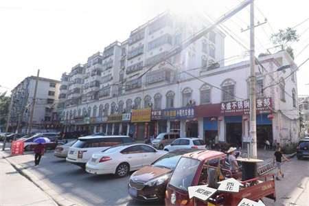 堰湾小区3室2厅1卫60万95m2简装出售